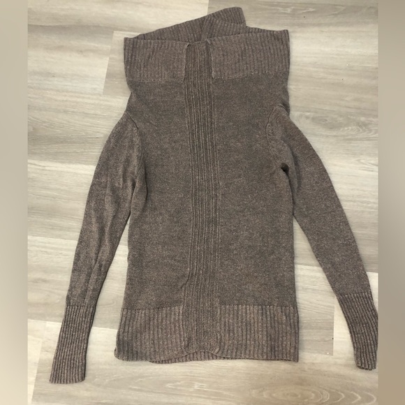 Talula Babaton Linen and Silk Cardigan - Picture 2 of 5